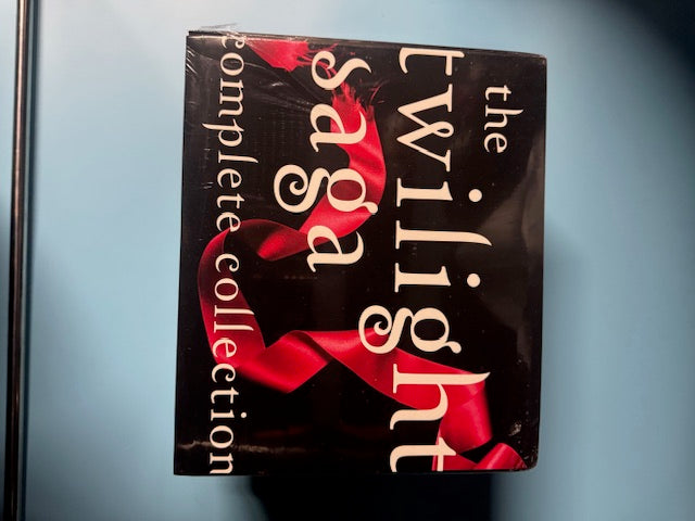 The Twilight Saga Complete Collection Paperback-New
