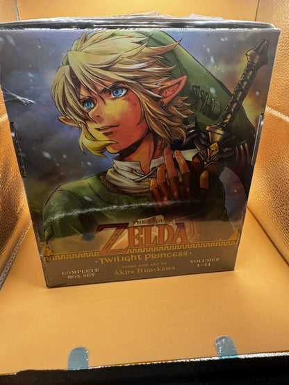 The Legend of Zelda: Twilight Princess Complete Box Set: Includes volumes 1-11