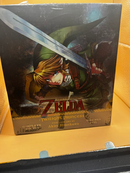 The Legend of Zelda: Twilight Princess Complete Box Set: Includes volumes 1-11