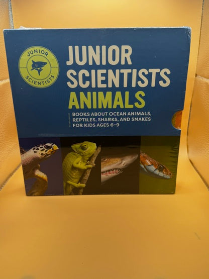 Junior Scientists Animals 4- Book Box Set Paperback New