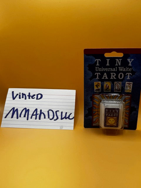 Tiny Tarot Universal Waite 78-Card Deck Key Chain New